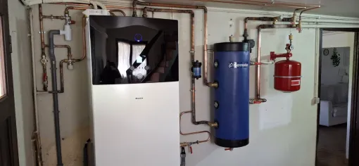 Installation d'une pompe à chaleur air-eau Daikin à Morcenx, Mont-de-Marsan, NEO CLIMAT