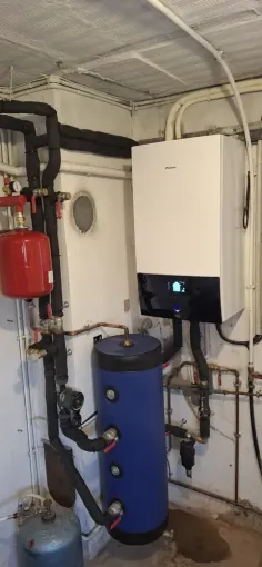 Installation d'une pompe à chaleur air-eau Daikin pour chauffage seul avec radiateurs à Narrosse, Mont-de-Marsan, NEO CLIMAT