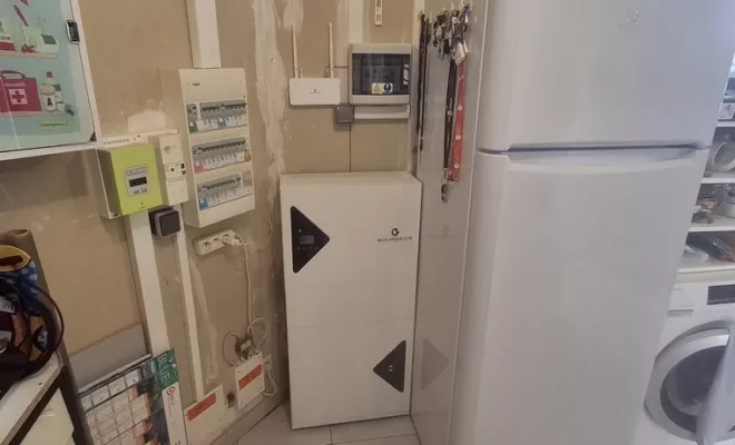 Installation d'un kit Photovoltaique de 6kWc + 1 batterie de 5kW avec back up sur la commune de Sarbazan, Mont-de-Marsan, NEO CLIMAT